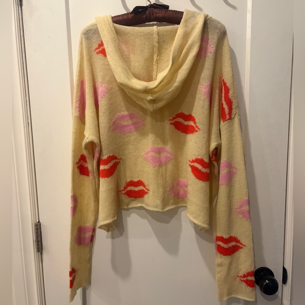 Wildfox Cream Hooded Sweater with Red and Pink Lip Motif - Picture 7 of 14
